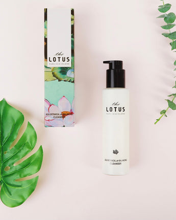 THE PURE LOTUS JEJU BOTANICAL pH BALANCING CLEANSER 150 ML